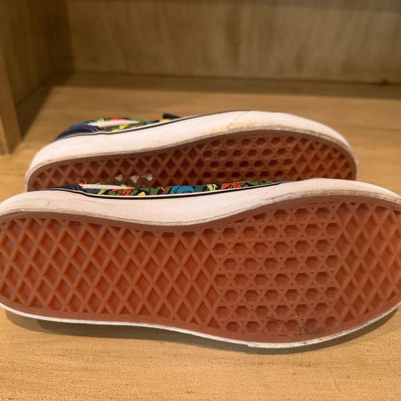 Dinosaur Vans size 6.5 Like New - Picture 2 of 5